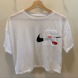 Nike logo cropped tee